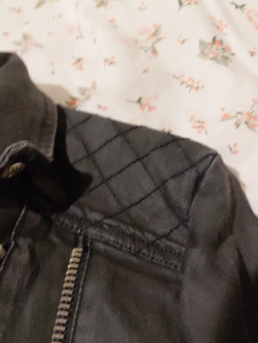 Small Vero Moda black biker-style leather jacket